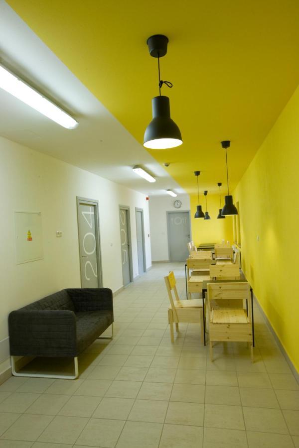 Hostel U Zlatého kohouta Kroměříž Exterior foto